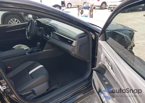 2025 Toyota Camry Se z USA, uszkodzony, nr VIN 4T1DAACK3SU521125